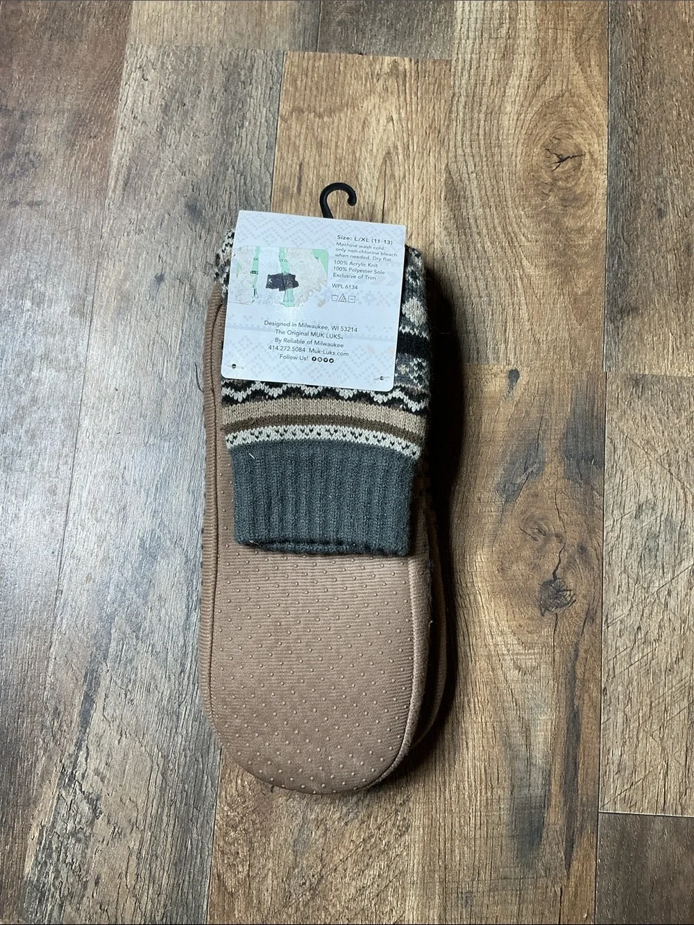NWT Muk Luks Men's Patterned Slipper Socks in Brown and Gray